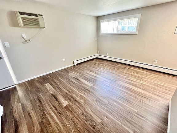 4th image of 591 W Prentice Ave #1B-1Ba-525Sqft