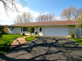 321 Birch St, Omro, WI 54963