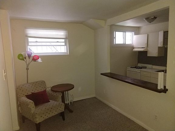 4th image of 912 Pine St APT 1C