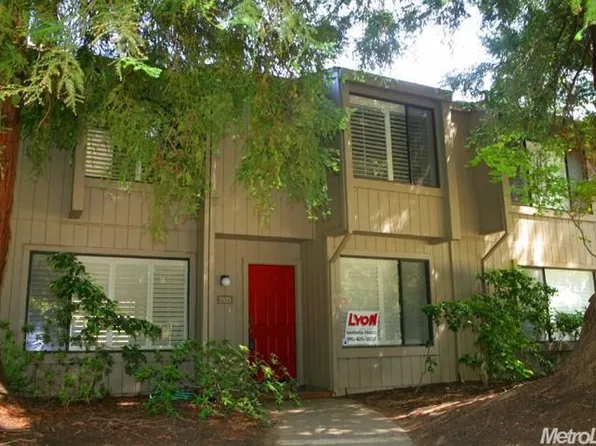 2323 Swarthmore Dr, Sacramento, CA 95825