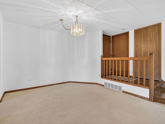 5th image of 6419 Oak Forest Ave APT 2N