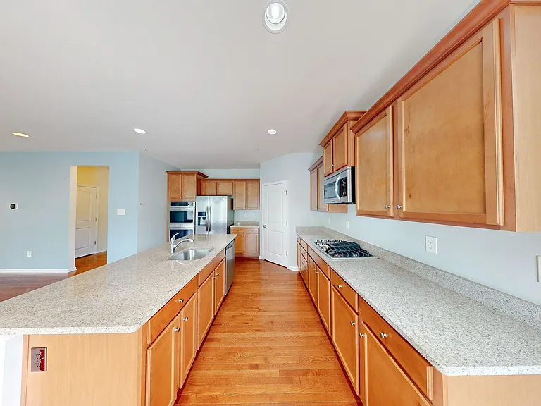 2604 Brooke Grove Rd — Photo 5