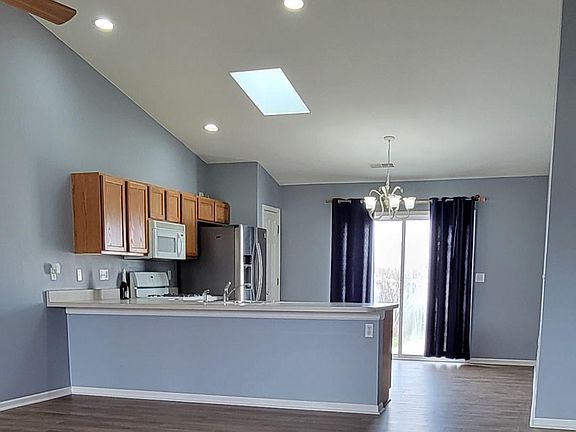 5th image of 4424 W 91st Pl