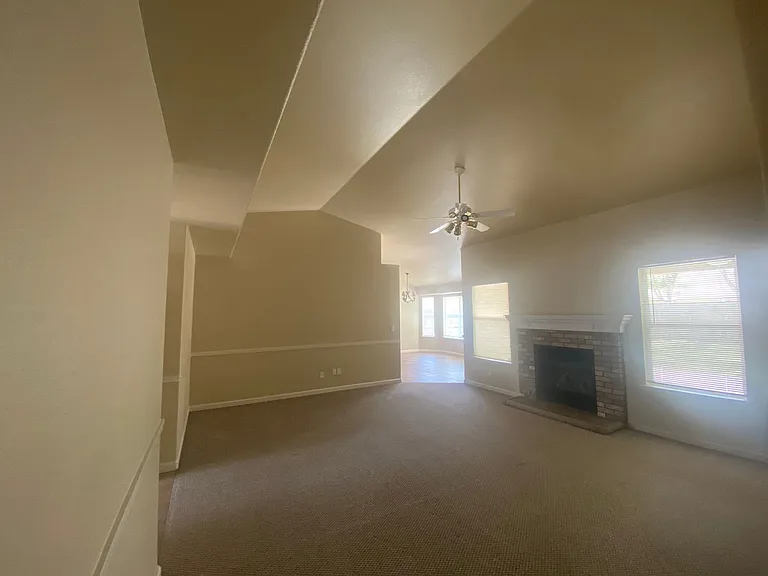 883 W Julia Way — Photo 11