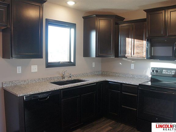 3rd image of 1521 Derek Ave