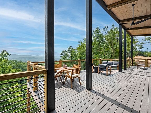 5th image of 1536 Mountain Ash Way