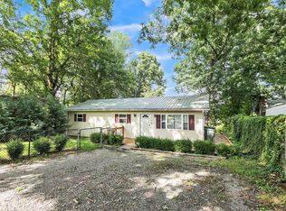 1320 E Gilbert St, Hendersonville, NC 28792