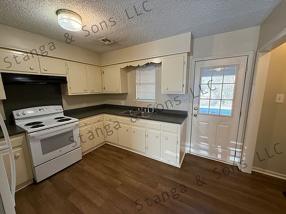 5th image of 105 Michelle Pl APT C