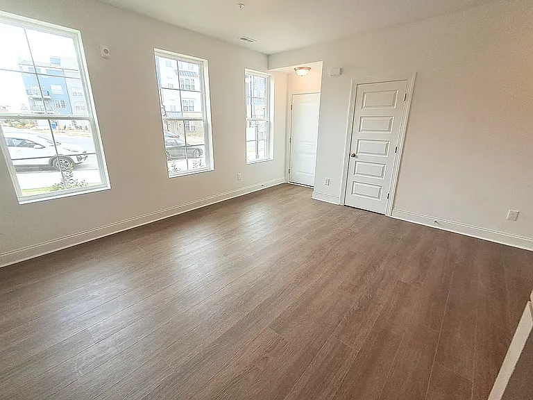602 Market Grove Dr #100 — Photo 2