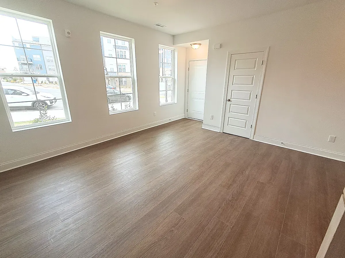 Building Photo - 602 Market Grove Dr #100