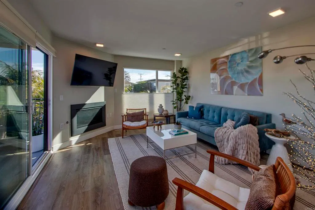 3 bed, 3.5 bath, 1600 sqft, $6,200 — Photo 4