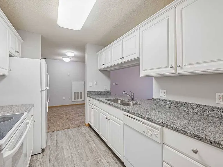 Pinebrook Apartments — Photo 106