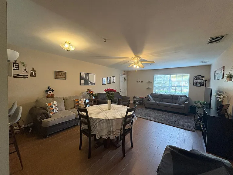 120 Reserve 100 Cir — Photo 2