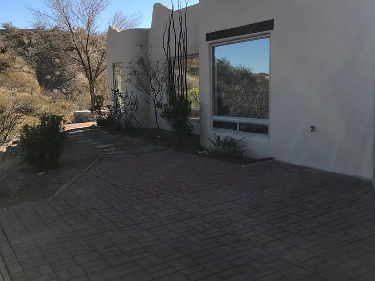 2045 Cresta Ct — Photo 18