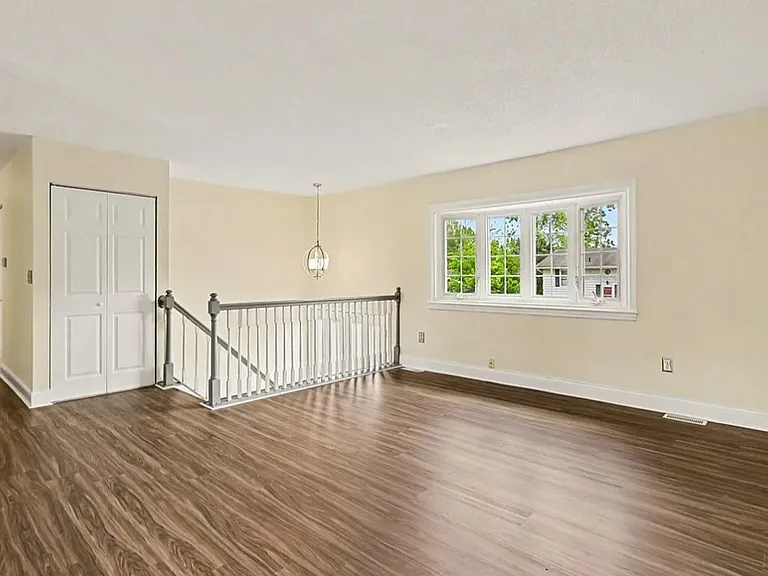Southwind Dr — Photo 6