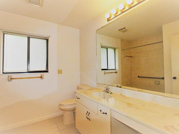4th image of 1717 Freedom Dr