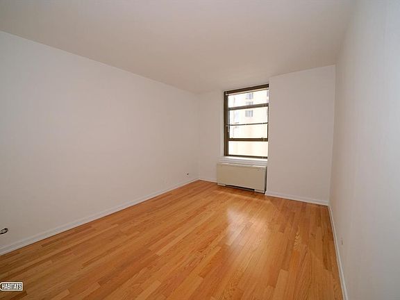 2nd image of 4 Park Ave APT 15O