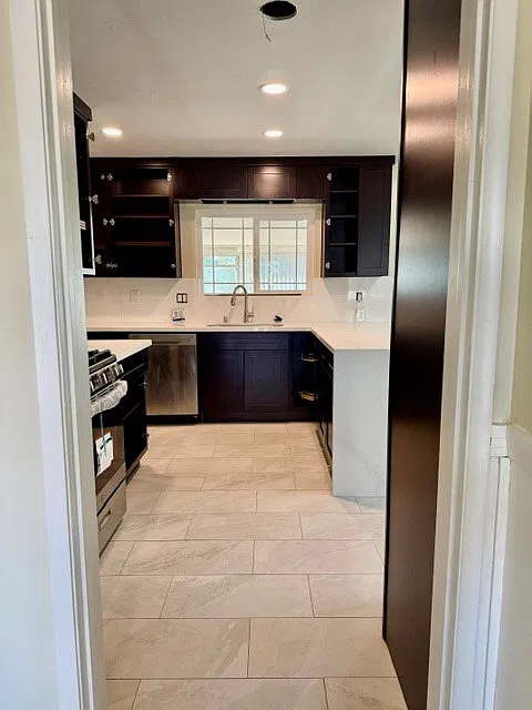 4 bed, 1570 sqft, $4,500 — Photo 3