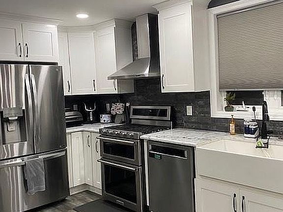 3rd image of 60 Houseman Ave