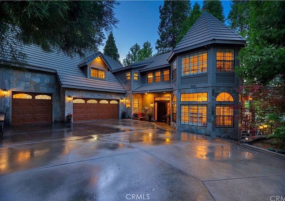 1st image of 490 Bay View Ct