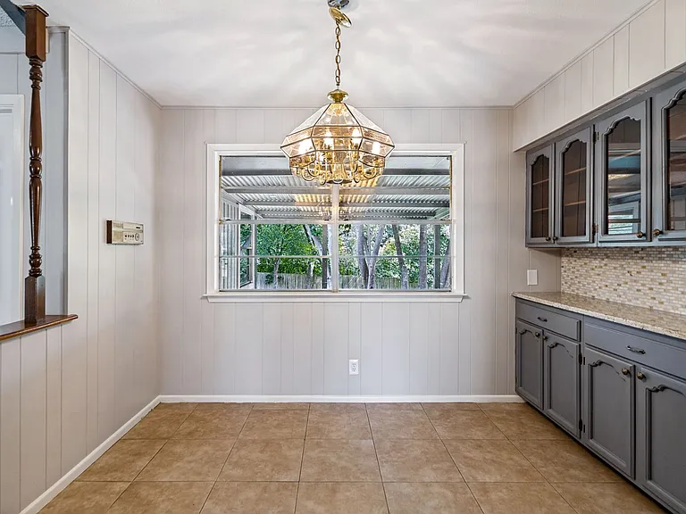 313 Sagecrest Dr — Photo 13