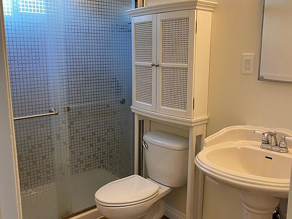 4th image of 3-459 N Carmelo Ave #3