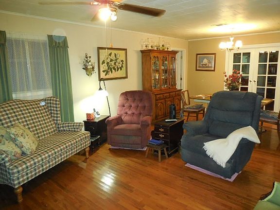 4th image of 461 Ensign Dr