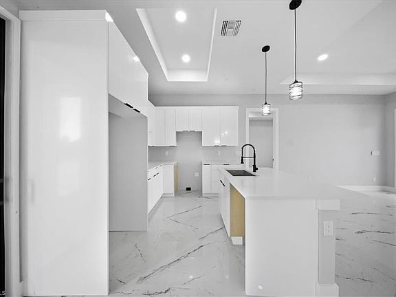 5th image of 764 Bianca AVE S