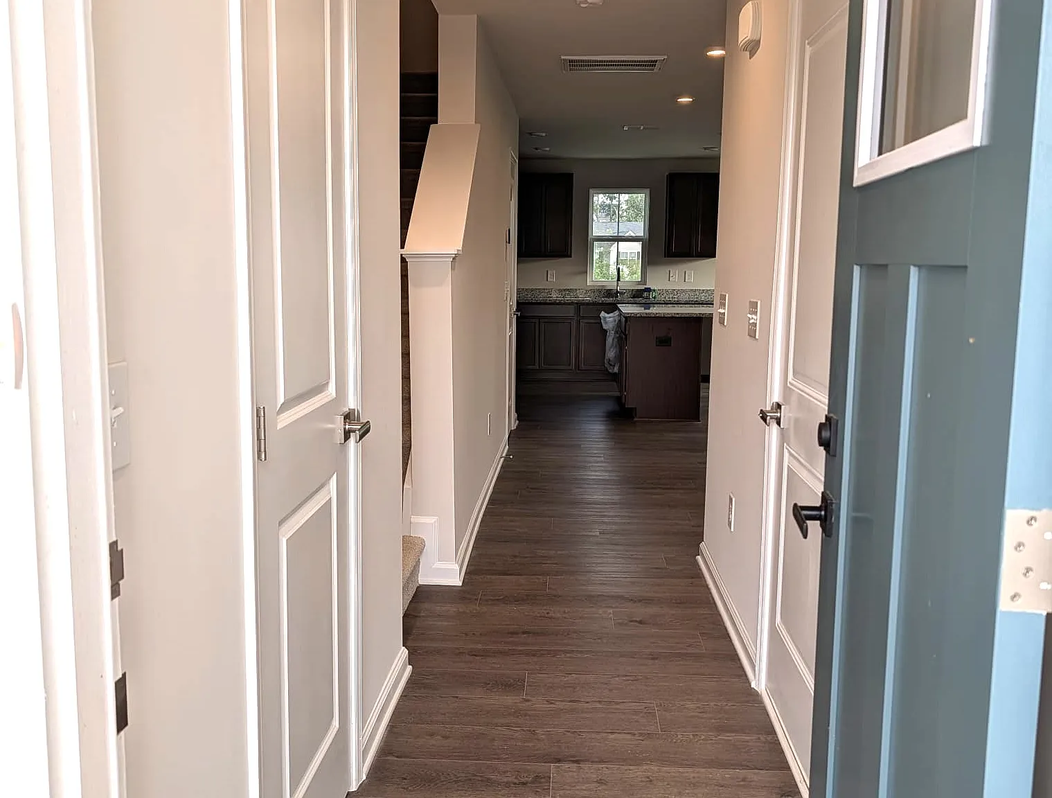 3 bed, 2.5 bath, 1674 sqft, $1,900 — Photo 4