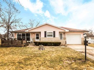 205 S 2nd St, London Mills, IL 61544
