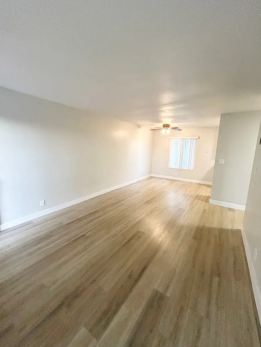 Building Photo - 2518 F Ave #3