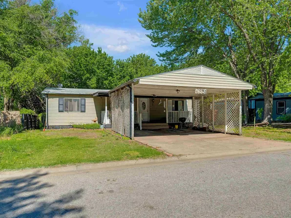 4851 S Bluff St, Wichita, KS 67210