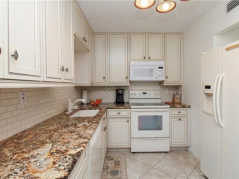 1510 Mainsail Dr #7 — Photo 32