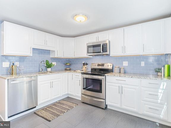 5th image of 20528 Strath Haven Dr
