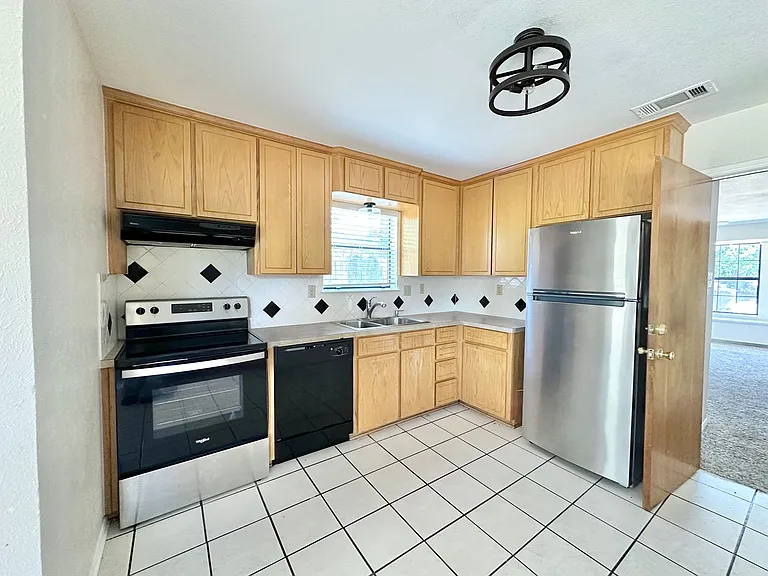 3706 Madison Dr — Photo 9