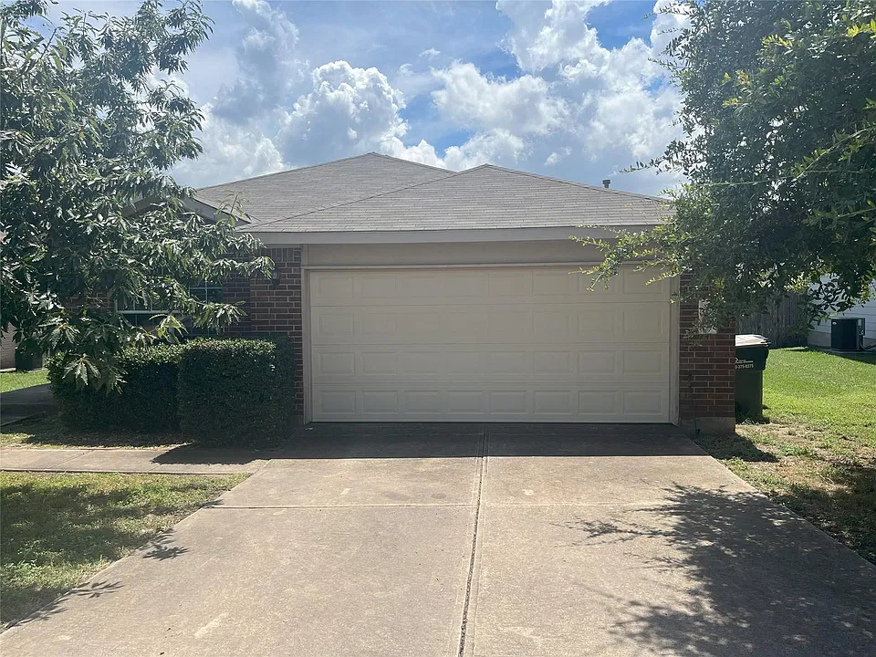 2276 Green Meadows Ln