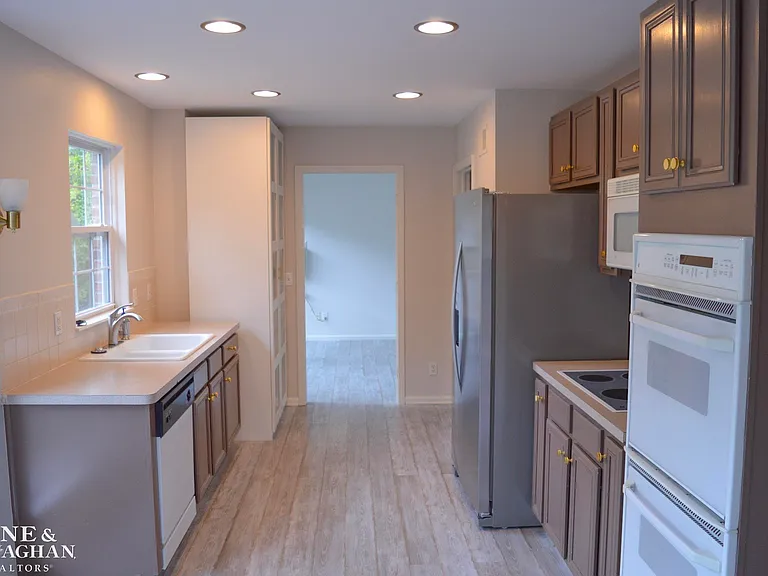 860 Neff Rd — Photo 22