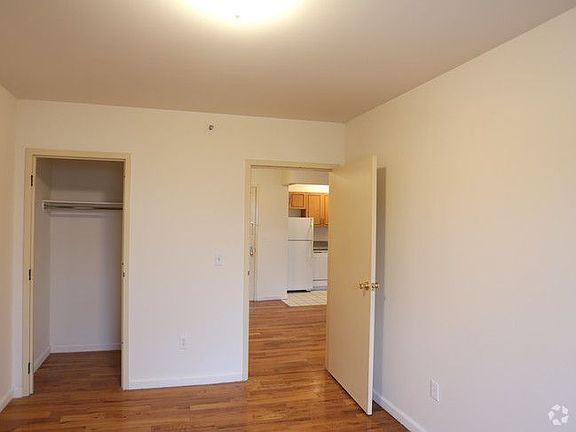 3rd image of 3721 31st St APT 506