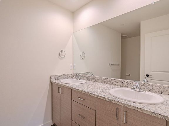 4th image of 6545 S Ortman Dr