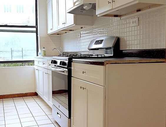 4th image of 8 Magaw Pl APT 21B