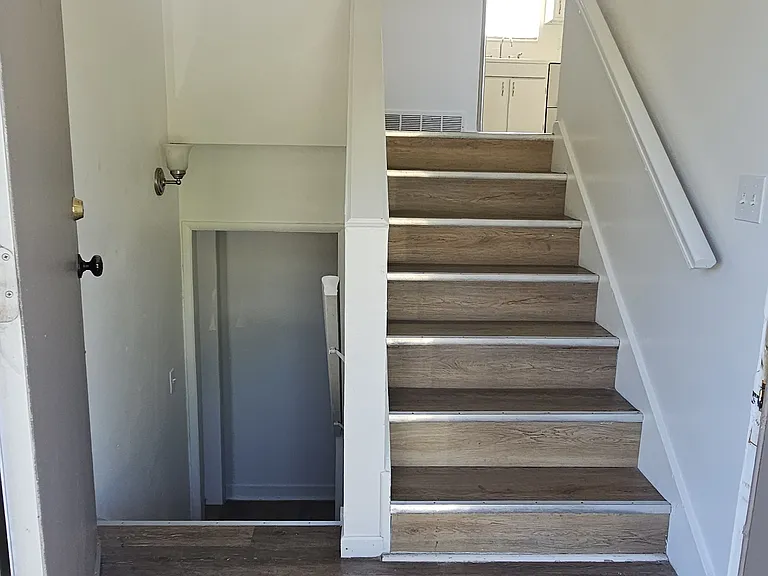 9831 S Darin Dr — Photo 2