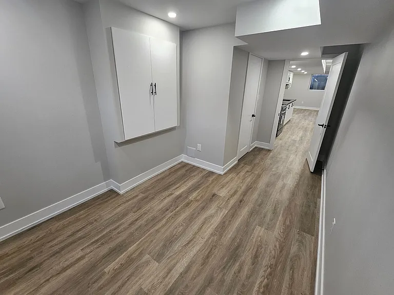 852 Aspen Ter #LOWER — Photo 16