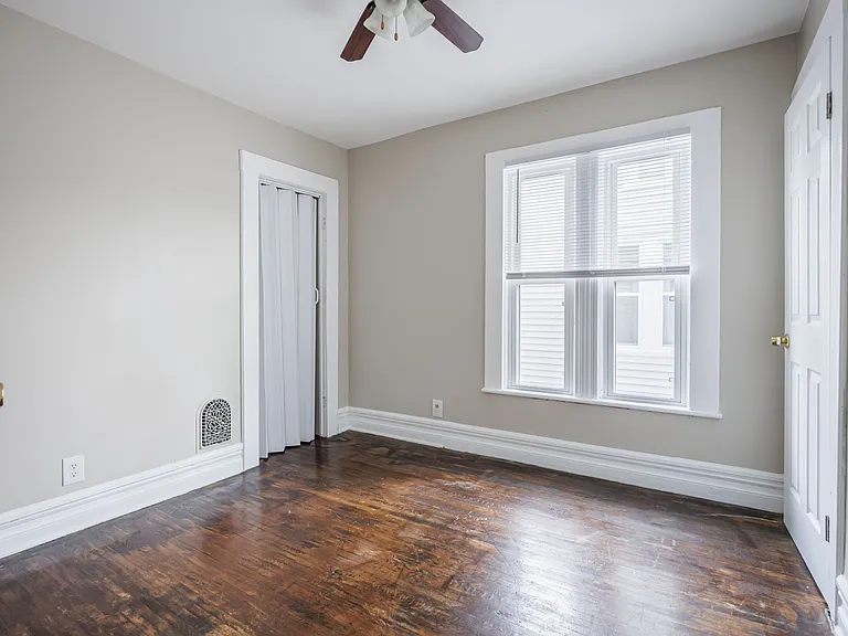 1146 S Plymouth Ave — Photo 26