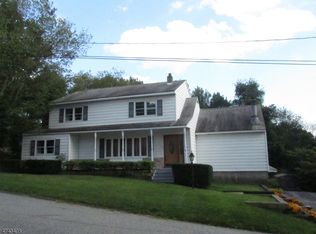 7 Neptune Rd, Hewitt, NJ 07421