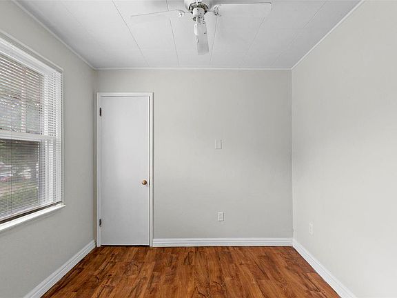 5th image of 7467 Sharon Dr