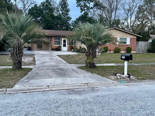 560 Coppitt Dr E — Photo 5