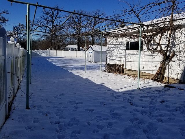 2nd image of 310 N Oaklawn Ave