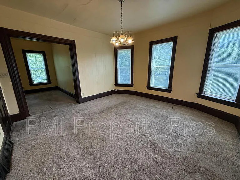 2441 N Dr William Finlayson St — Photo 20