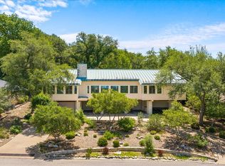 405 Valley View Dr, La Grange, TX 78945