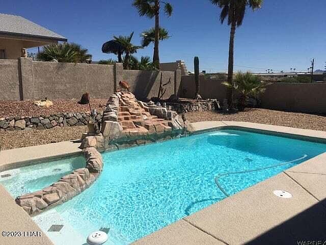2nd image of 1280 Lake Havasu Ave N